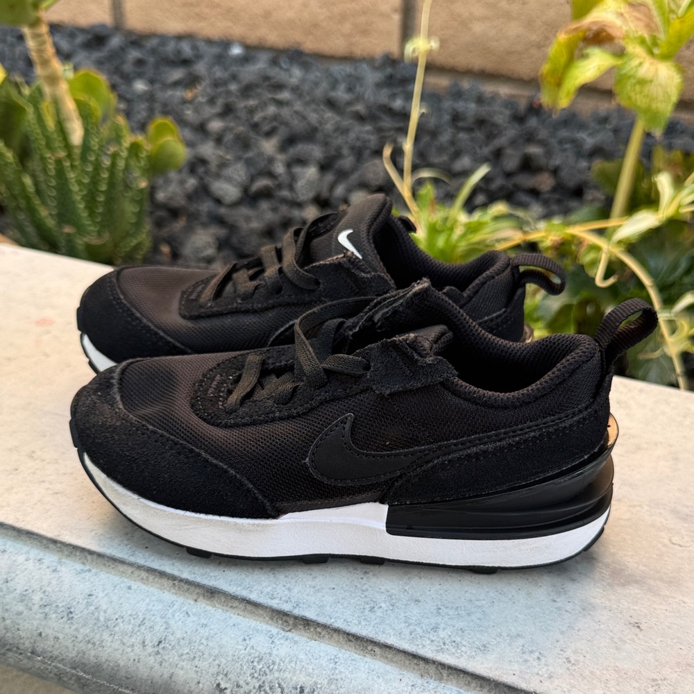 Nike Kids Black and White Sneakers